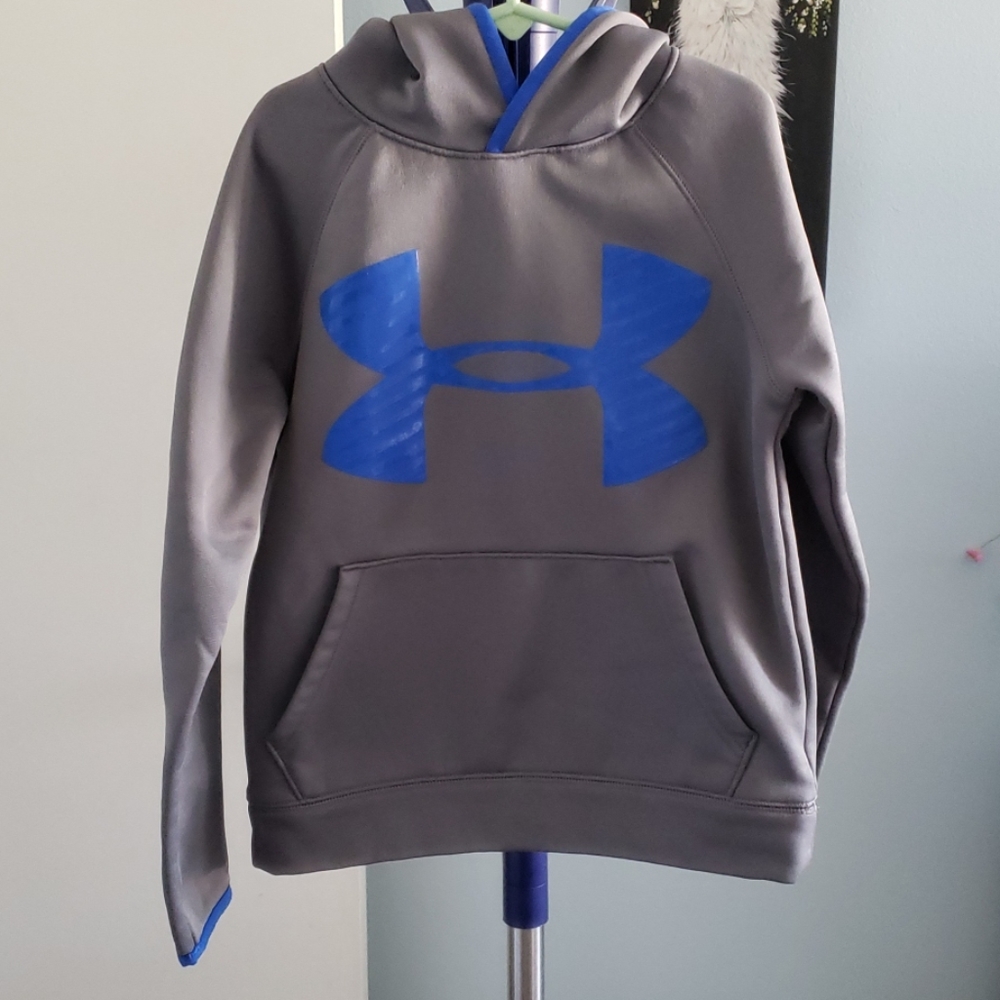 Under Armour sweatshirt